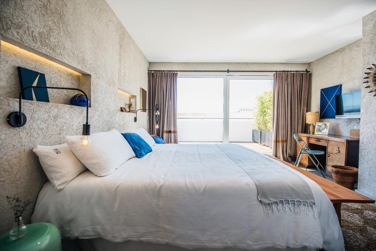 Kook Hotel Тарифа Екстериор снимка