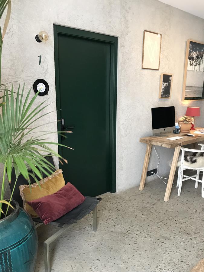 Kook Hotel Тарифа Екстериор снимка