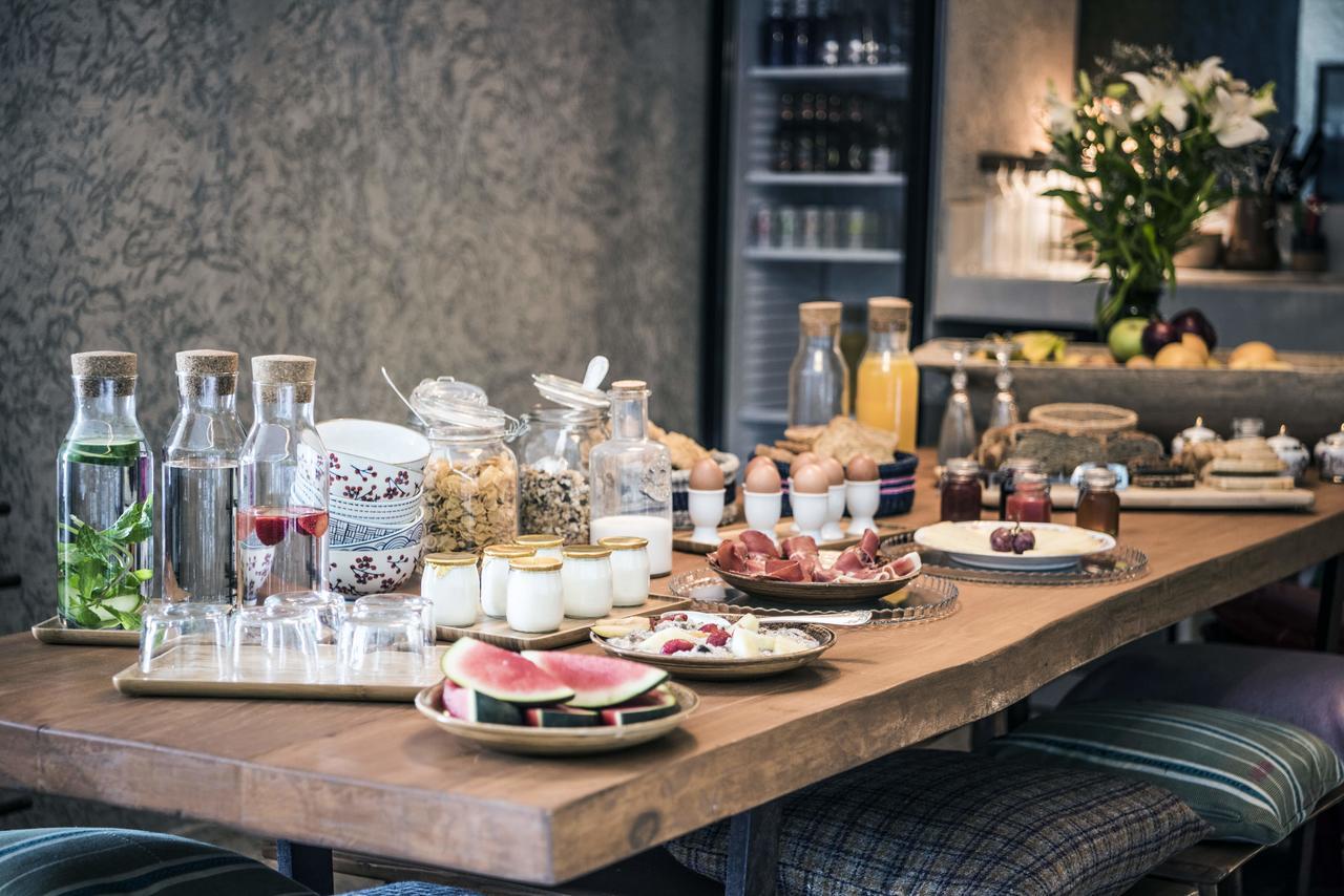 Kook Hotel Тарифа Екстериор снимка
